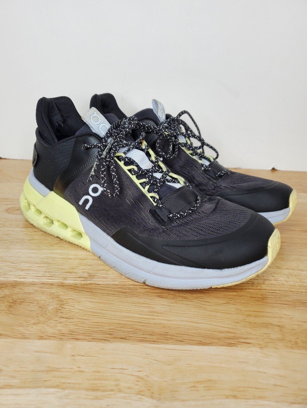 On Running Cloudnova Flux Shoes Womens Size 8.5 Black Hay On Cloud